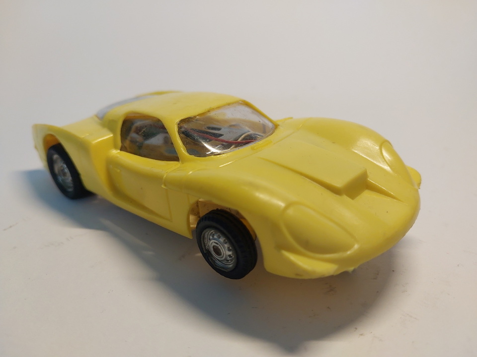 POLICAR A85 ALPINE RENAULT A220 GIALLA