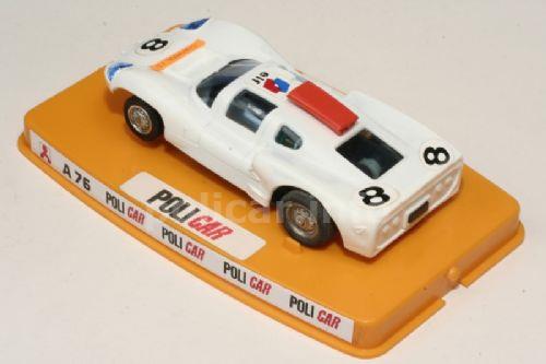 Chaparral 2D (Policar 1/32 - A76)