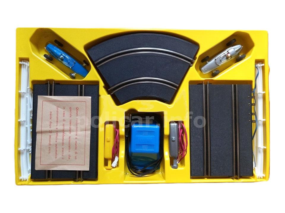 Confezione pista ovale con trasformatore (Policar APS - P2)